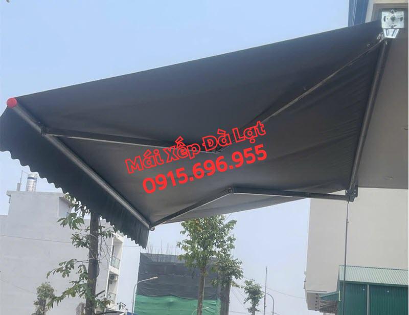 Mái hiên di động gấp tay quay