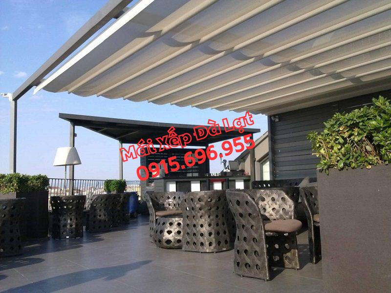 Mái xếp lượn sóng ban công