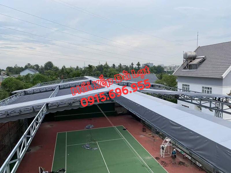 Mái xếp là gì và tại sao lại phù hợp cho sân cầu lông?